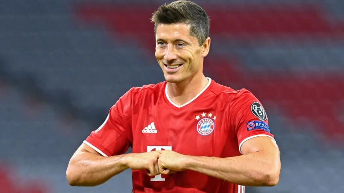 poļu futbola zvaigzne Levandovskis